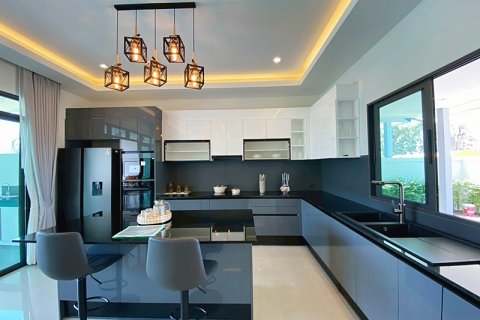 Chalet de 3 dormitorios en Hua Hin, Tailandia № 168264 - foto 16