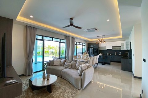 Chalet de 3 dormitorios en Hua Hin, Tailandia № 168264 - foto 13
