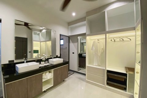 Chalet de 3 dormitorios en Hua Hin, Tailandia № 168264 - foto 22