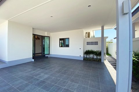 Chalet de 3 dormitorios en Hua Hin, Tailandia № 168264 - foto 9