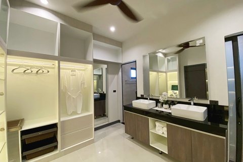 Chalet de 3 dormitorios en Hua Hin, Tailandia № 168264 - foto 23