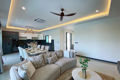 Chalet de 3 dormitorios en Hua Hin, Tailandia № 168264 - foto 18