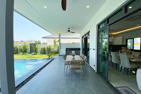 Chalet de 3 dormitorios en Hua Hin, Tailandia № 168264 - foto 6