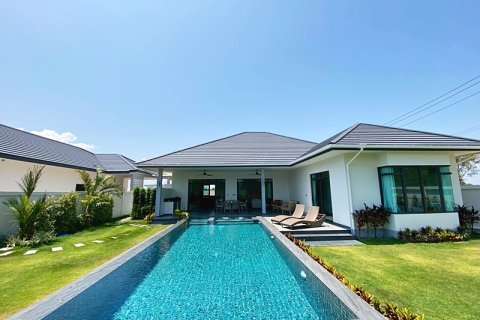 Chalet de 3 dormitorios en Hua Hin, Tailandia № 168264 - foto 3