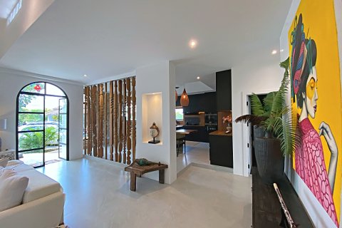 Chalet de 4 dormitorios en Hua Hin, Tailandia № 168302 - foto 4
