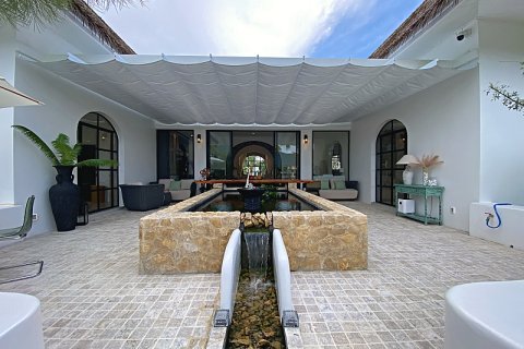 Chalet de 4 dormitorios en Hua Hin, Tailandia № 168302 - foto 18