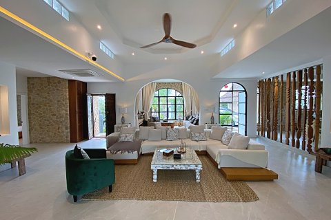 Chalet de 4 dormitorios en Hua Hin, Tailandia № 168302 - foto 3