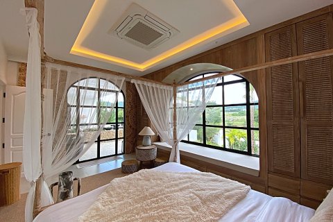 Chalet de 4 dormitorios en Hua Hin, Tailandia № 168302 - foto 16