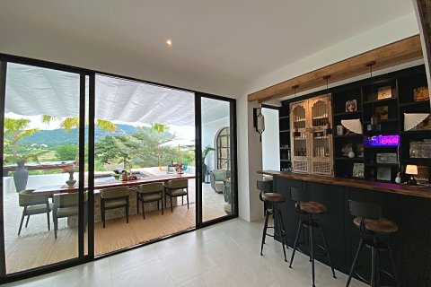 Chalet de 4 dormitorios en Hua Hin, Tailandia № 168302 - foto 11