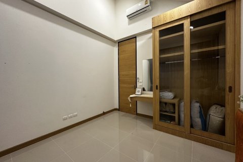 Chalet de 2 dormitorios en Pattaya, Tailandia № 168260 - foto 12