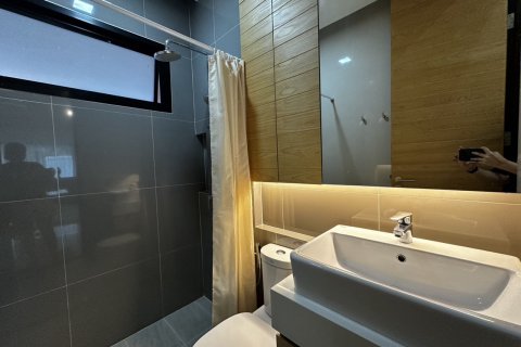 Chalet de 2 dormitorios en Pattaya, Tailandia № 168260 - foto 15
