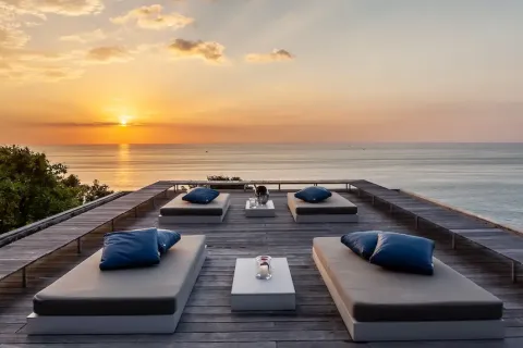 Chalet de 4 dormitorios en Kamala, Tailandia № 190549 - foto 17