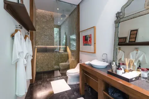 Chalet de 5 dormitorios en Kamala, Tailandia № 190548 - foto 16