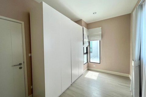 Casa de 3 dormitorios en Bangkok, Tailandia № 117315 - foto 7