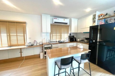 Casa de 3 dormitorios en Bangkok, Tailandia № 117315 - foto 5