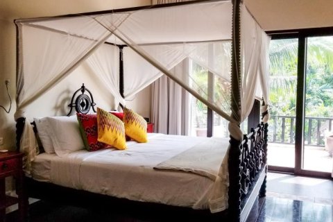 Chalet de 5 dormitorios en Kathu, Tailandia № 173393 - foto 11