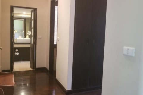 Chalet de 5 dormitorios en Kathu, Tailandia № 173393 - foto 27