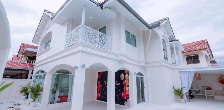 Villa à Pattaya, Thaïlande 5 chambres № 161245