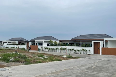 Chalet de 3 dormitorios en Hua Hin, Tailandia № 169951 - foto 17