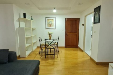Condominio de 2 dormitorios en Khlong San, Bangkok, Tailandia № 146753 - foto 2