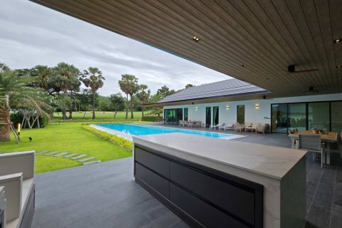 Chalet de 4 dormitorios en Cha-am, Tailandia № 146750 - foto 9