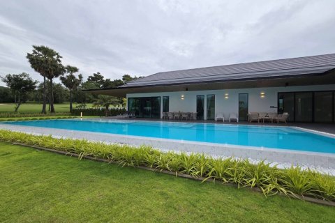 Chalet de 4 dormitorios en Cha-am, Tailandia № 146750 - foto 3