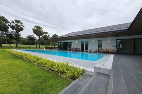 Chalet de 4 dormitorios en Cha-am, Tailandia № 146750 - foto 7