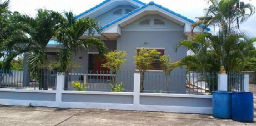 Casa de 3 dormitorios en Chonburi, Tailandia № 204007