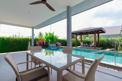 Chalet de 3 dormitorios en Hua Hin, Tailandia № 162892 - foto 8