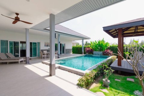 Chalet de 3 dormitorios en Hua Hin, Tailandia № 162892 - foto 6