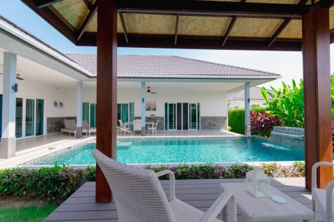 Chalet de 3 dormitorios en Hua Hin, Tailandia № 162892 - foto 10