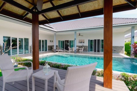 Chalet de 3 dormitorios en Hua Hin, Tailandia № 162892 - foto 9