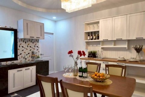 Casa de 3 dormitorios en Pattaya, Tailandia № 162894 - foto 6