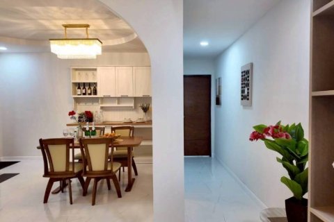 Casa de 3 dormitorios en Pattaya, Tailandia № 162894 - foto 10