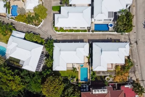 Chalet de 4 dormitorios en Hua Hin, Tailandia № 162898 - foto 6