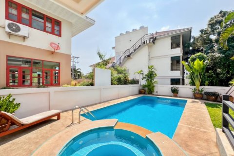 Chalet de 4 dormitorios en Hua Hin, Tailandia № 162898 - foto 9
