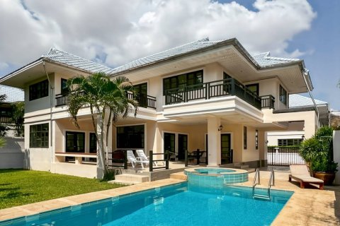Chalet de 4 dormitorios en Hua Hin, Tailandia № 162898 - foto 8