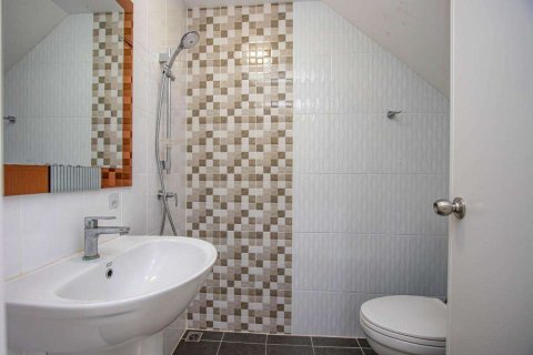 Casa de 4 dormitorios en Chiang Mai, Tailandia № 205516 - foto 14
