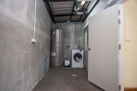 Casa de 4 dormitorios en Chiang Mai, Tailandia № 205516 - foto 13