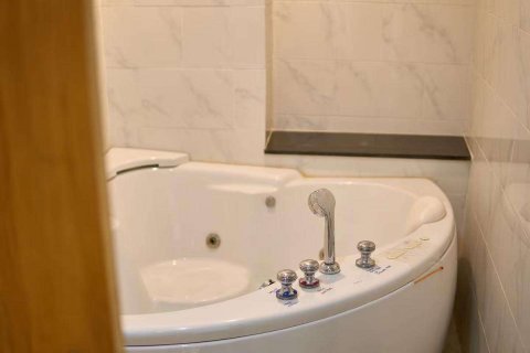 Condominio de 1 dormitorio en Chiang Mai, Tailandia № 205517 - foto 10