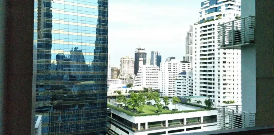 Studio in the Condo in Watthana, Bangkok, Thailand № 200569
