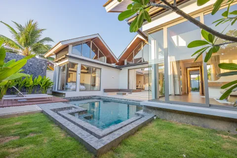 Villa in Phuket, Thailand 3 bedrooms № 179092