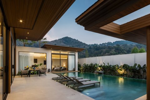 Chalet de 4 dormitorios en Bang Tao, Tailandia № 179094