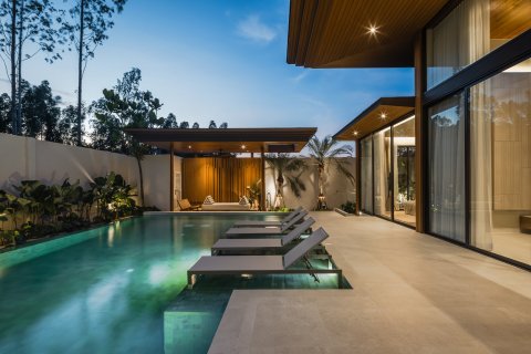 Chalet de 4 dormitorios en Bang Tao, Tailandia № 179094 - foto 3