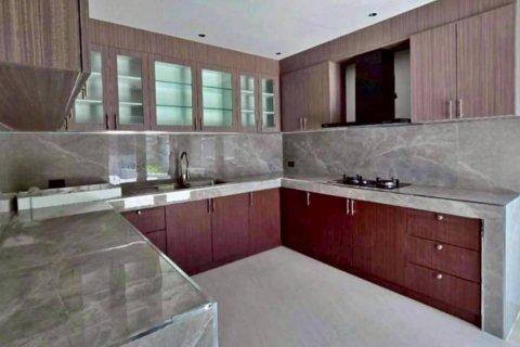 Casa de 5 dormitorios en Pattaya, Tailandia № 150883 - foto 5