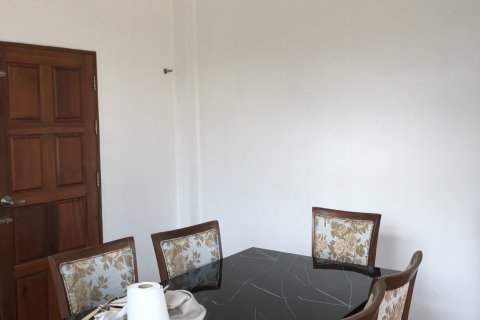 Casa de 3 dormitorios en Roi Et, Tailandia № 141005 - foto 16