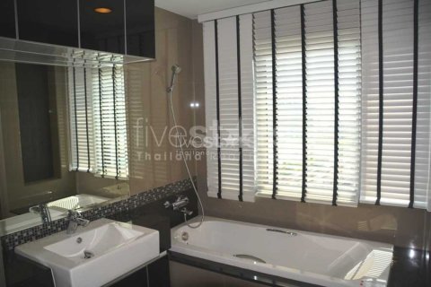 Condominio de 2 dormitorios en Bangkok, Tailandia № 66974 - foto 8