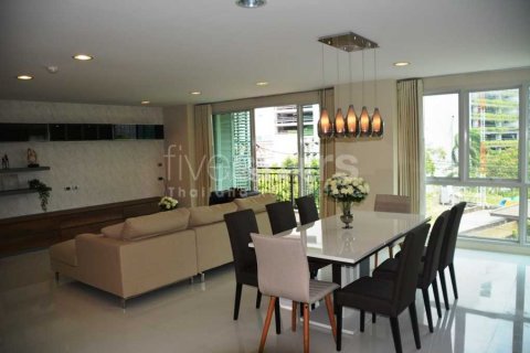 Condominio de 3 dormitorios en Bangkok, Tailandia № 66973 - foto 2