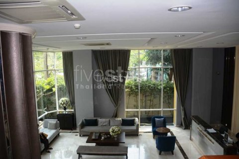 Condominio de 3 dormitorios en Bangkok, Tailandia № 66973 - foto 3