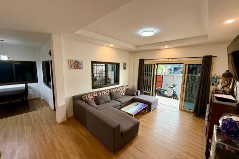 Casa de 3 dormitorios en Phuket, Tailandia № 145722